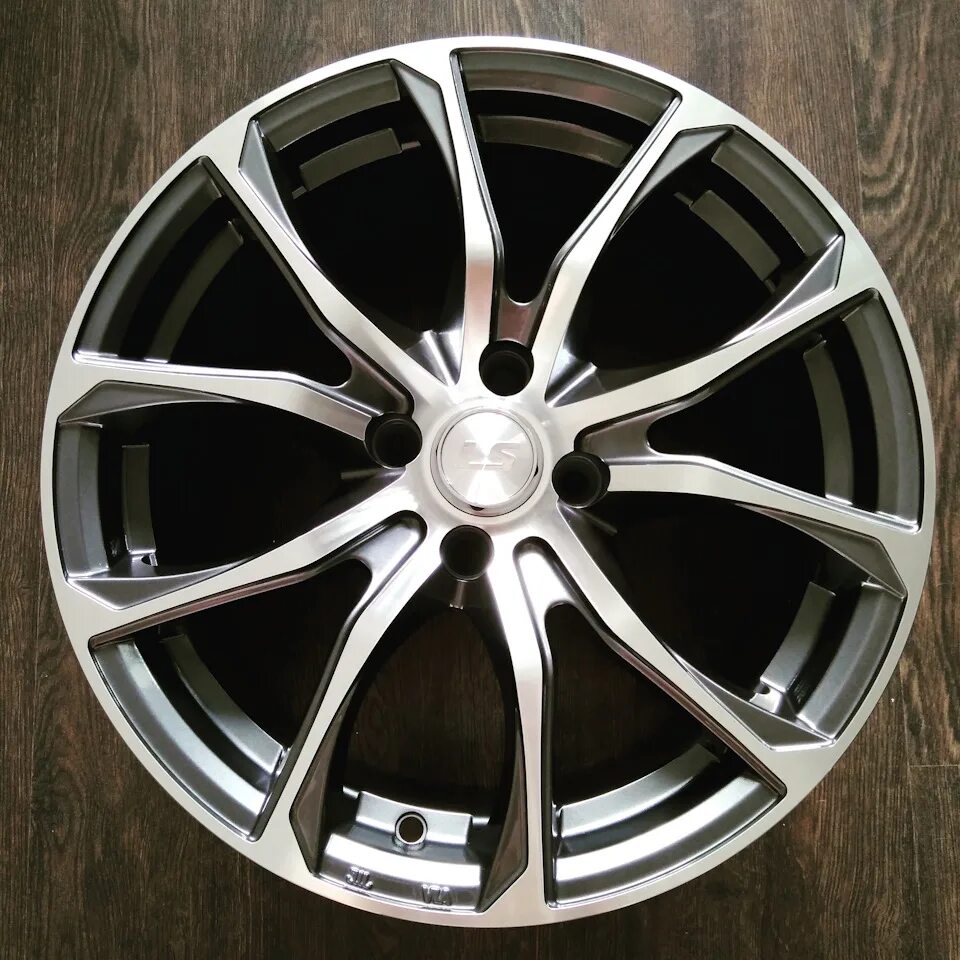 Диски р16 r1. Диски r16 quazar. 5 радиус хром. Литые диски псков. Slik 702 r17 4x98.