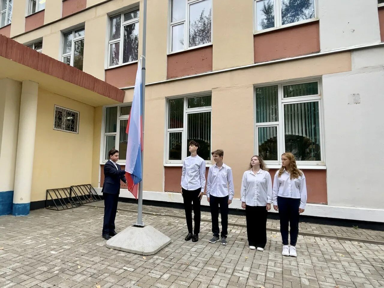 Дубнинская 33 a детский сад. Школа 183 москва дубнинская 59. Школа 183 на дубнинской 59. Школа 183 москва корпус 2. Школа 183 корпус 1.