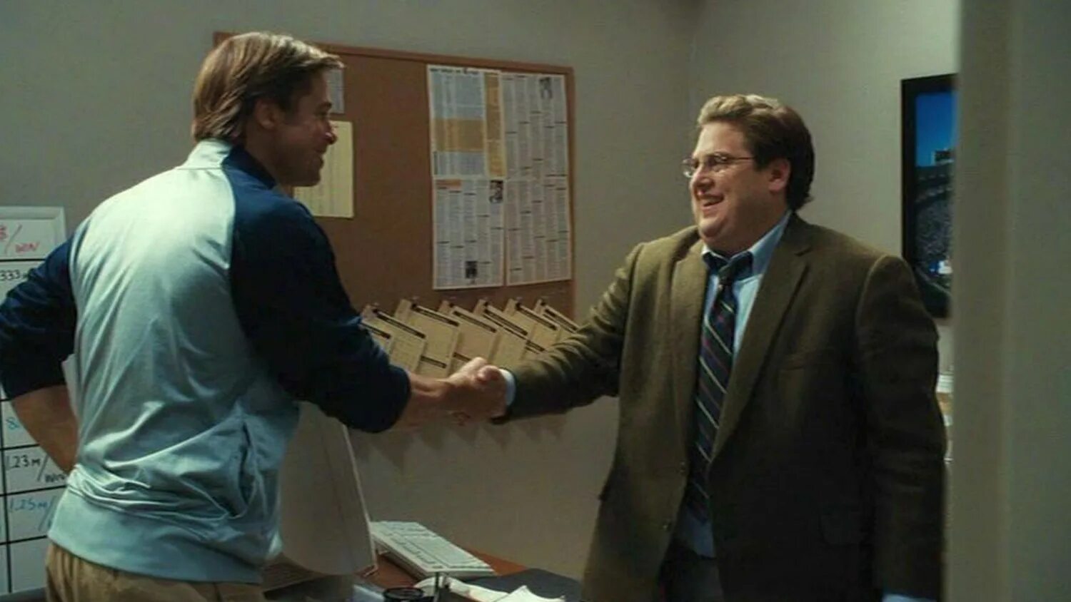 Брэд питт человек. Moneyball 2011. Человек, который изменил всё / Moneyball (2011). Moneyball Jonah Hill. Джон Хилл в 2011.