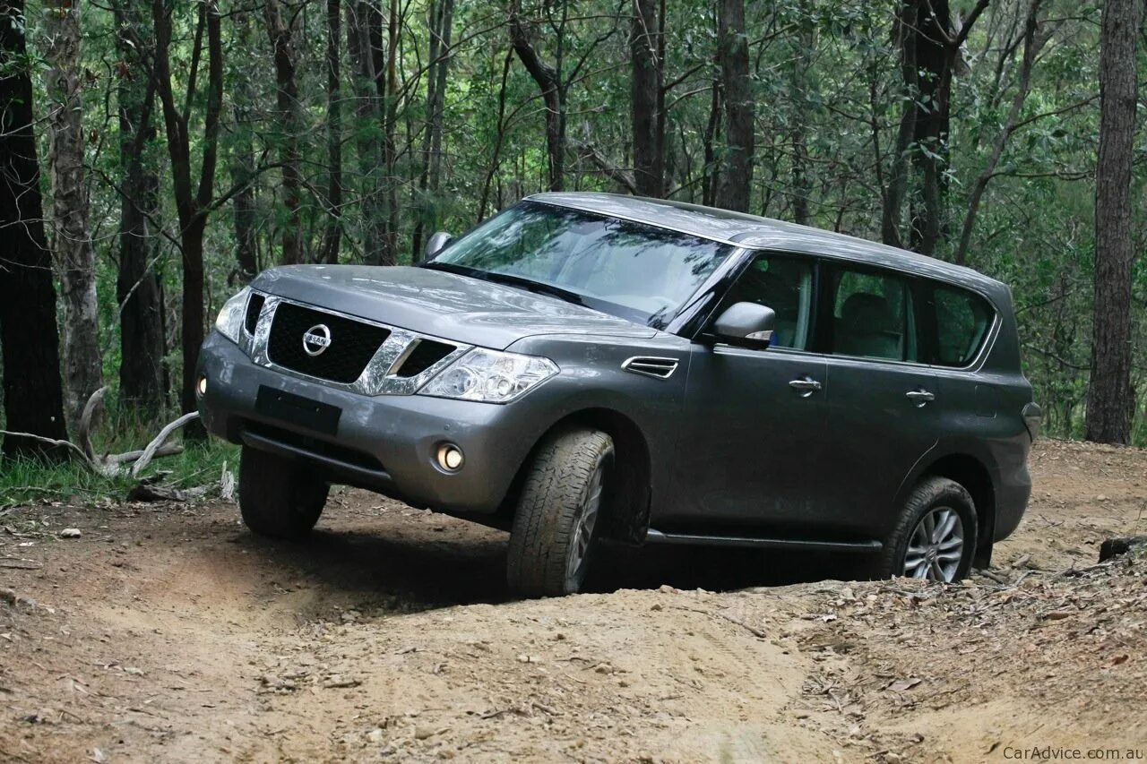 Патрол 2012 год. Nissan Patrol 2011. Nissan Patrol 2012. Nissan Patrol 5.6 2011. Ниссан патруль 2012.