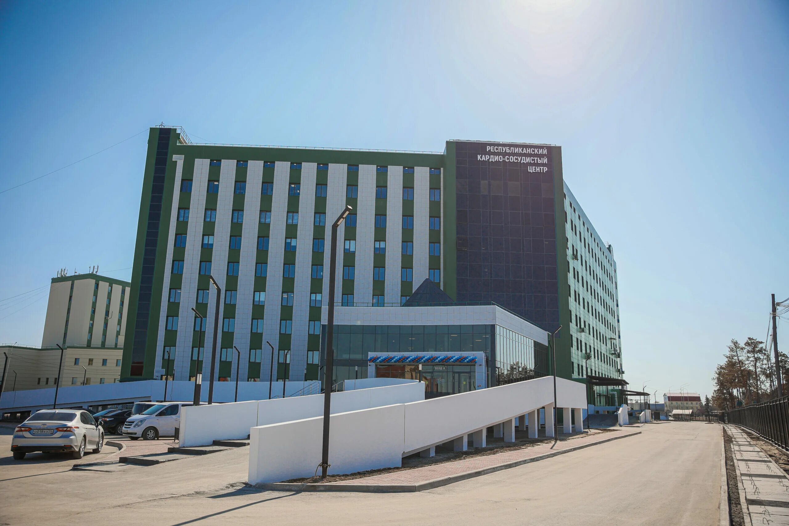 арктический центр эпоса и искусств. якутск здания. якутский центр. кирова 18 якутск. якутский центр.