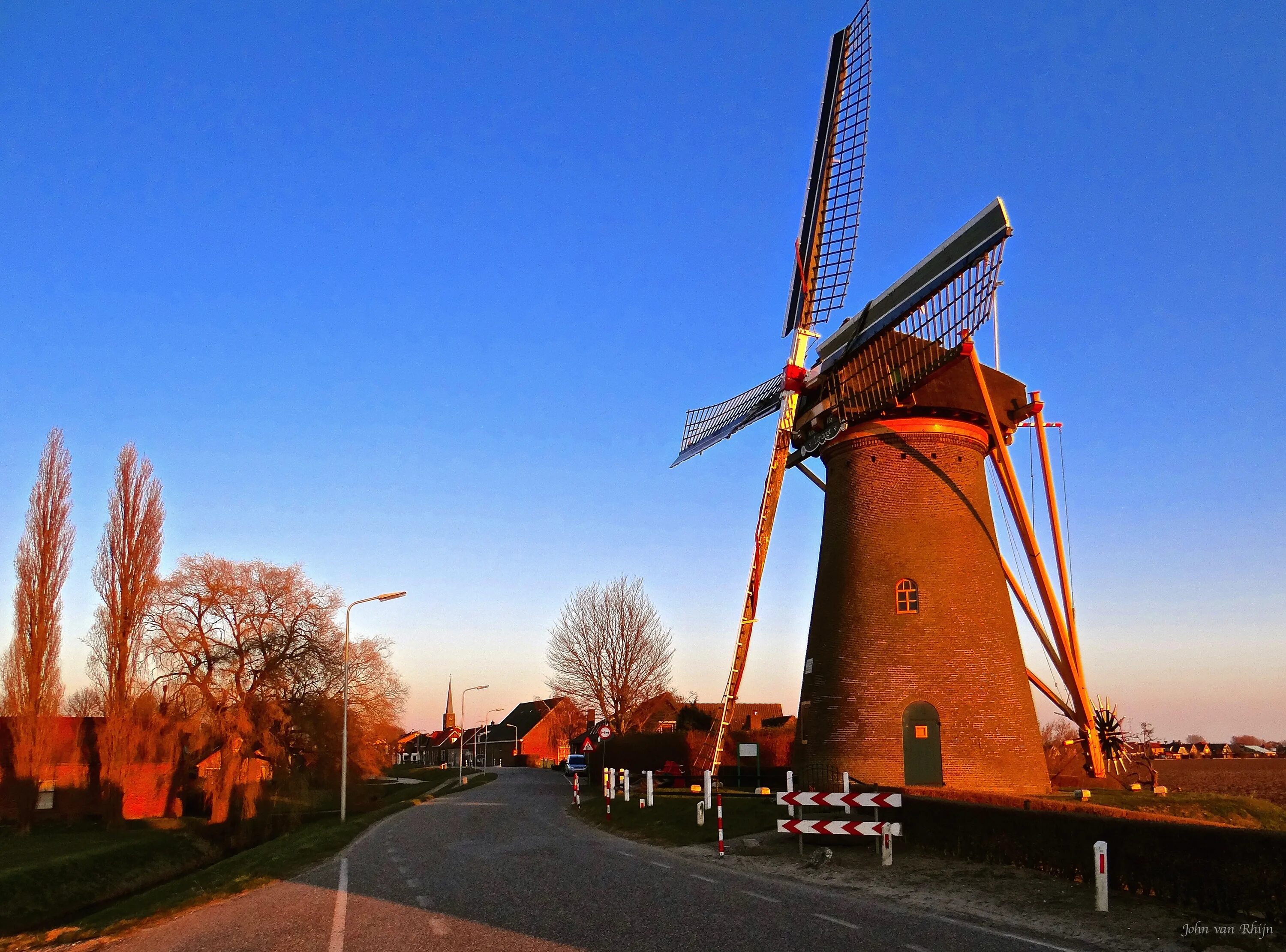 Мельница molen van sloten. Ветряные мельницы в нидерландах. Дер молен. Польдеры и ветряные мельницы в голландии. Дер молен.