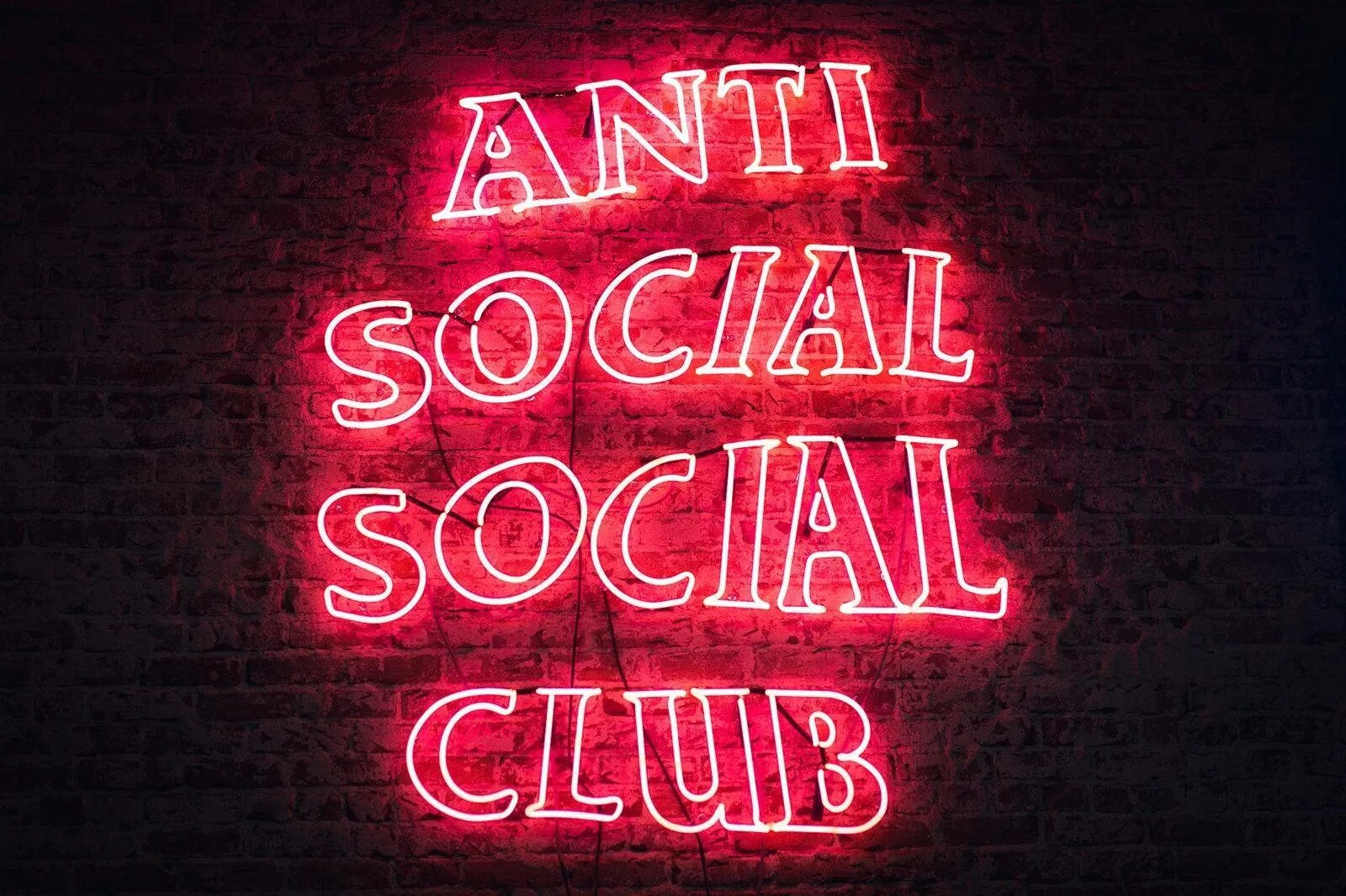 Society club. Надпись Anti social social Club. Anti social social Club лого. Неоновые надписи. Неоновые обои.