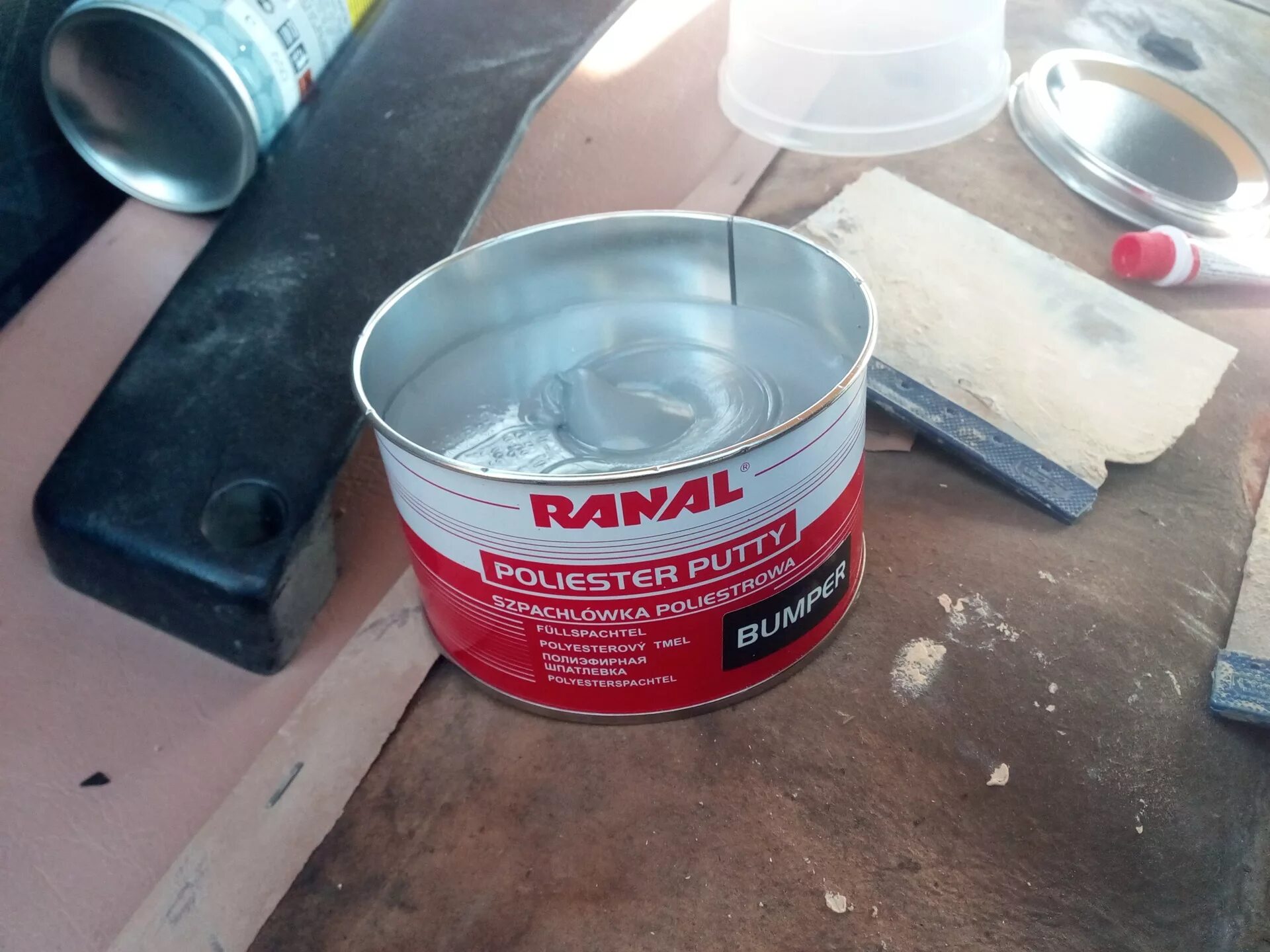 Novol bumper fix 0. Спектрал шпатлевка. 2 кг. Шпаклевка для пластика бамперов. 8 кг.