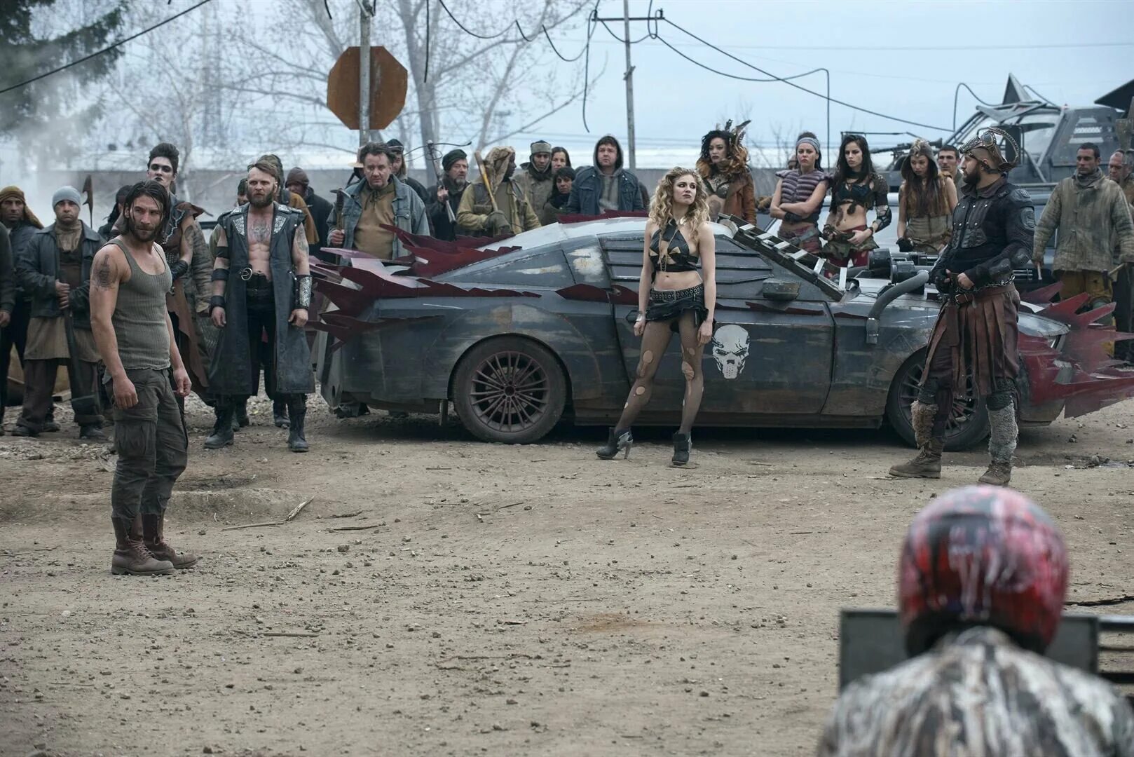 Death race beyond anarchy. Гонка 4 дата. Люси саутхолл смертельная гонка 4. Люси саутхолл смертельная гонка 4. Гонка 4 дата.