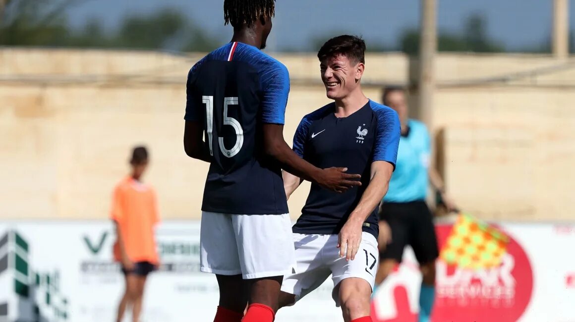 Франция италия u19. Румыния и Франция. U-19. Wilson Isidor France.