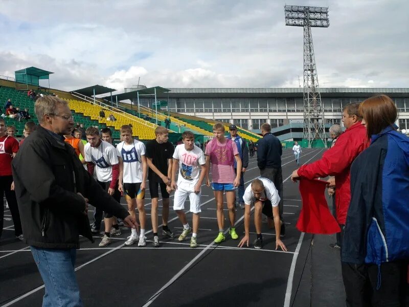 Братск стадион металлург манеж. Манеж на авито в дар. Манеж новокузнецк. Манеж "ромашка" (мишки). Манеж новокузнецк.
