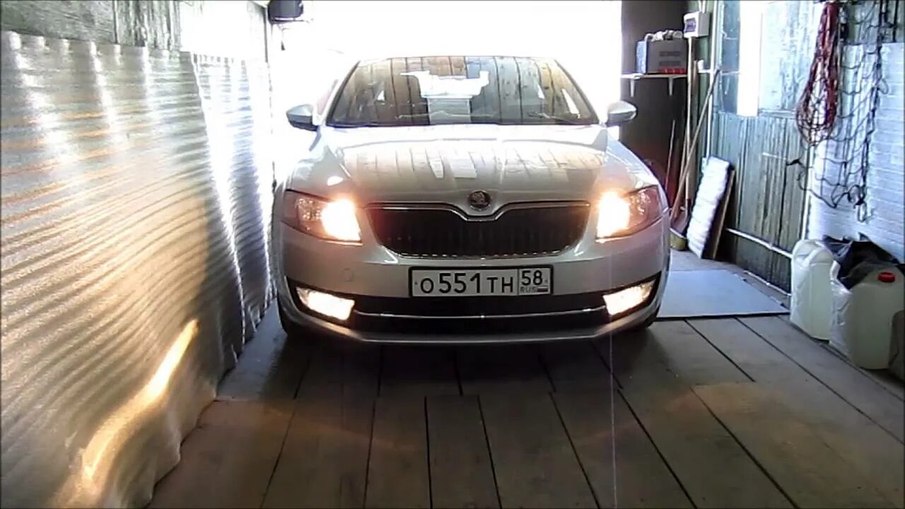 Ближний свет octavia. Octavia a7 FL галоген. Стробоскопы Skoda Octavia a7 FL.