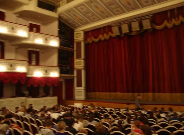 Малый театр сцена на ордынке метро. Малый театр сцена на ордынке метро