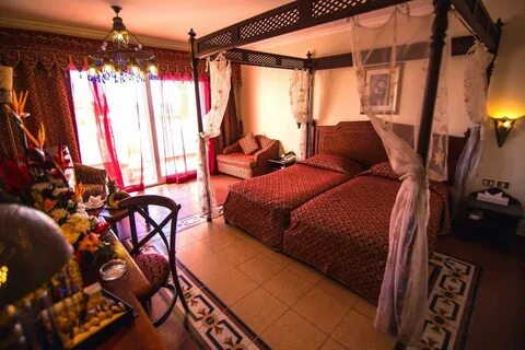 Domina harem hotel