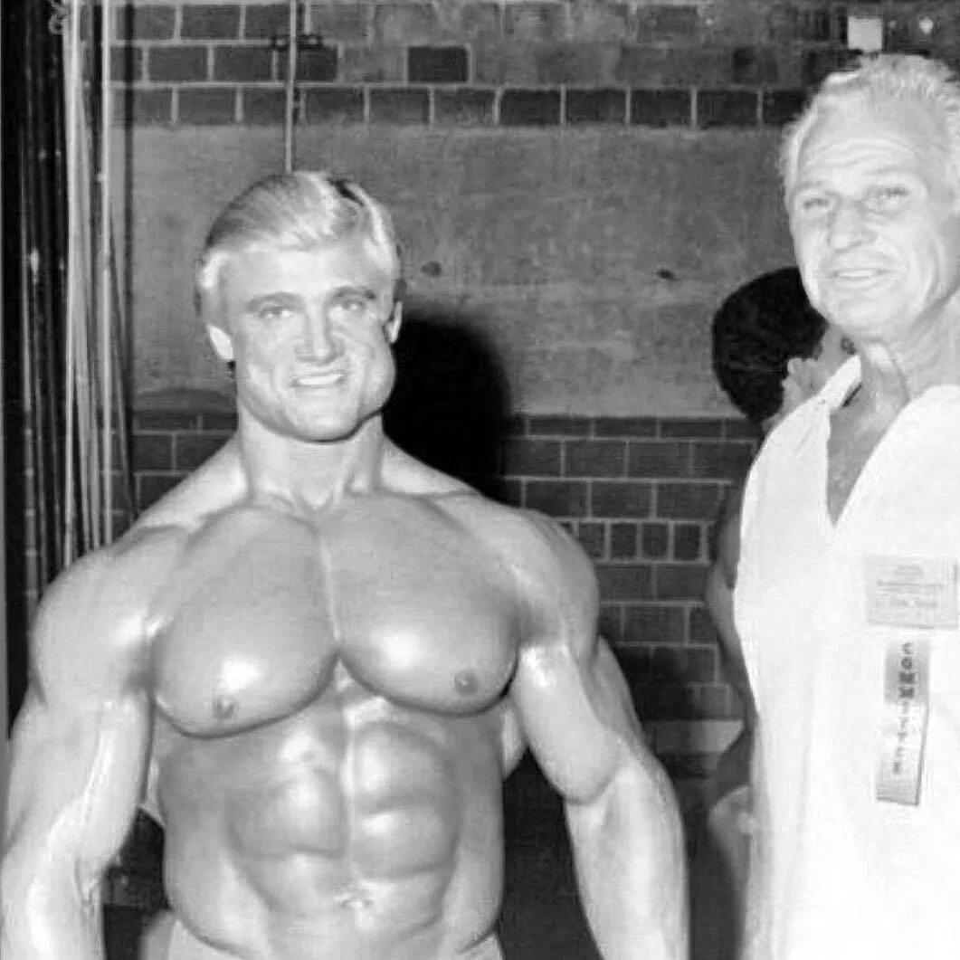 Том платц и арнольд шварценеггер. Программа тома платца. Том платц сейчас. Том платц 2022. Том платц бодибилдинг.