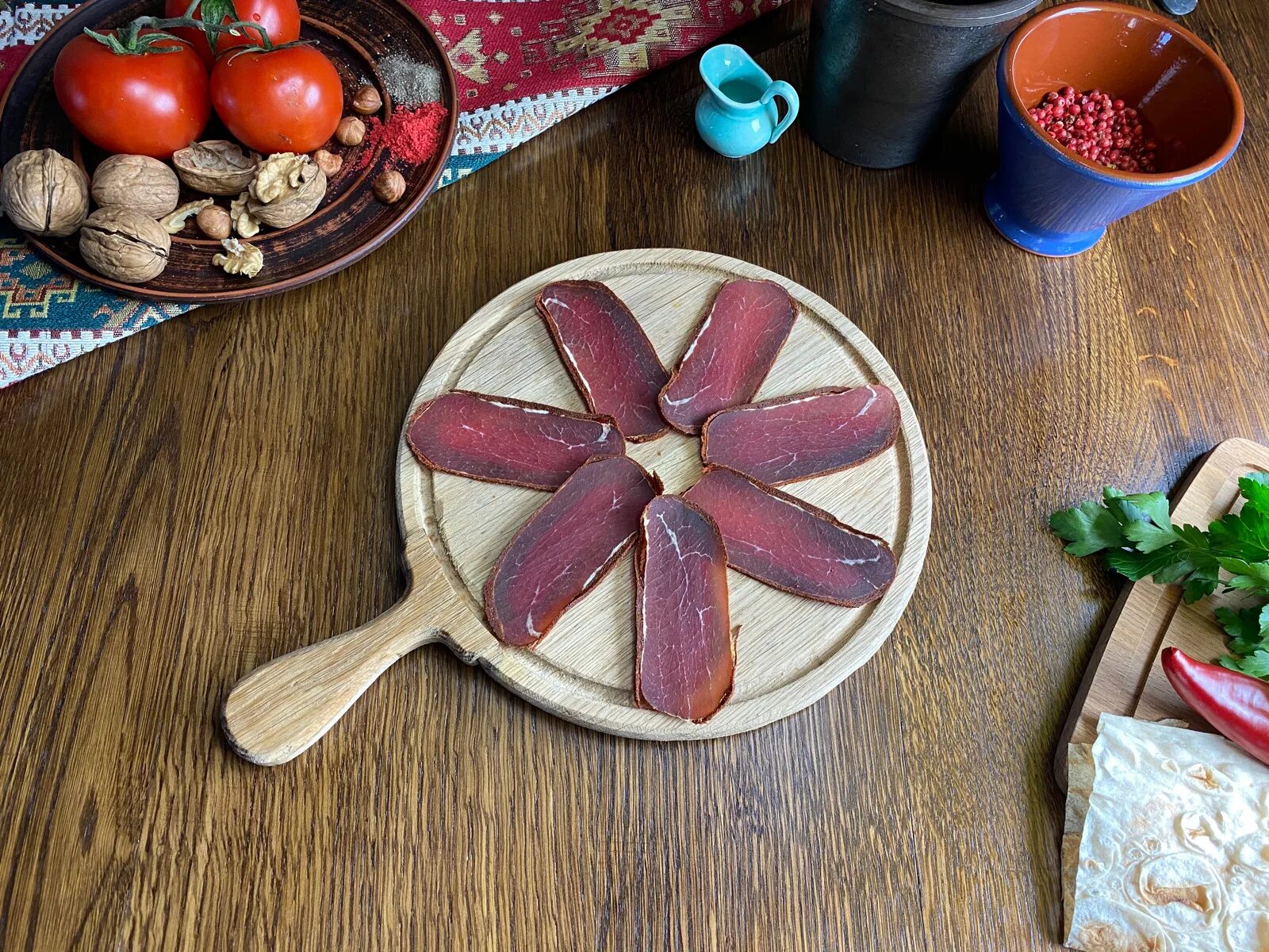 Бастурма меню. Бастурма на тарелке. Бастурма меню. Бастурма армянская. Бастурма ресторан меню.