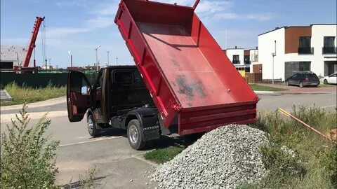 Грузовик перевозит 176 тонн