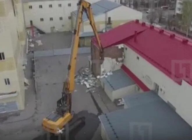 В каком году снимали зимнюю вишню. Трц зимняя вишня кемерово снос. как ломали зимнюю вишню. зимняя вишня кемерово последние звонки. не зимняя вишня 2025.