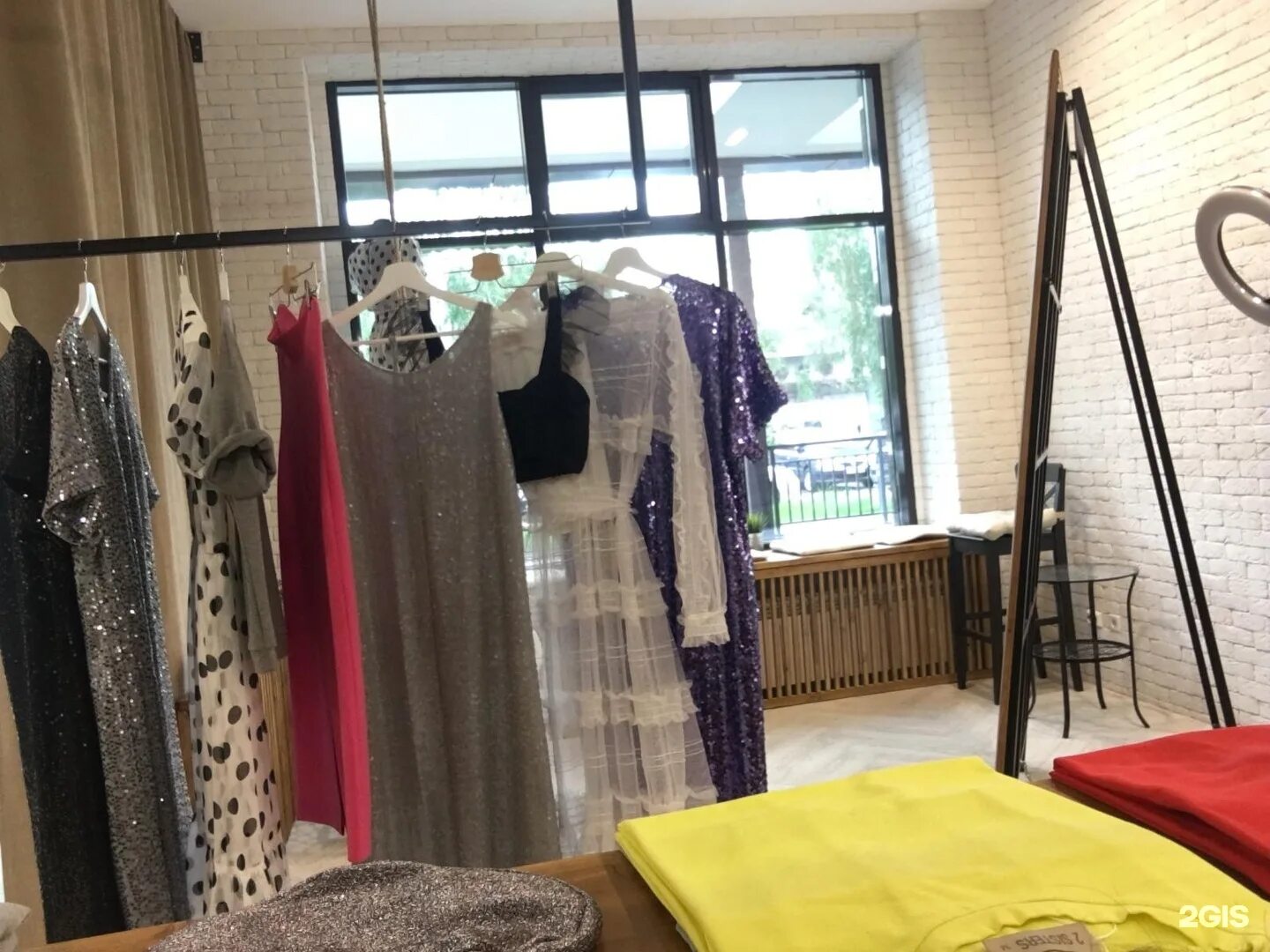 2 sister shop. 2 sister shop. софи одежда. сестра магазин одежды. Crazy логотип.