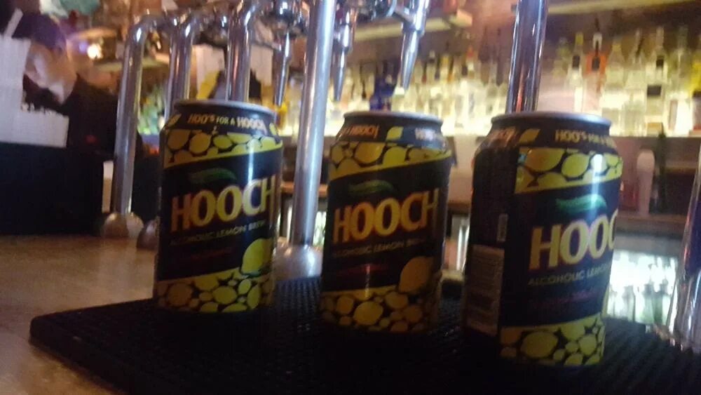 Алкогольный напиток Hooch. Коктейль Hooch. Hooch смородина.