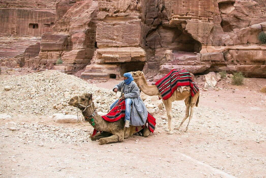 Верхняя одежда бедуинов 6 букв. Бедуины в Пакистане. Бедуины Негев. Бедуин городской Египет. Деревня бедуинов в Египте.
