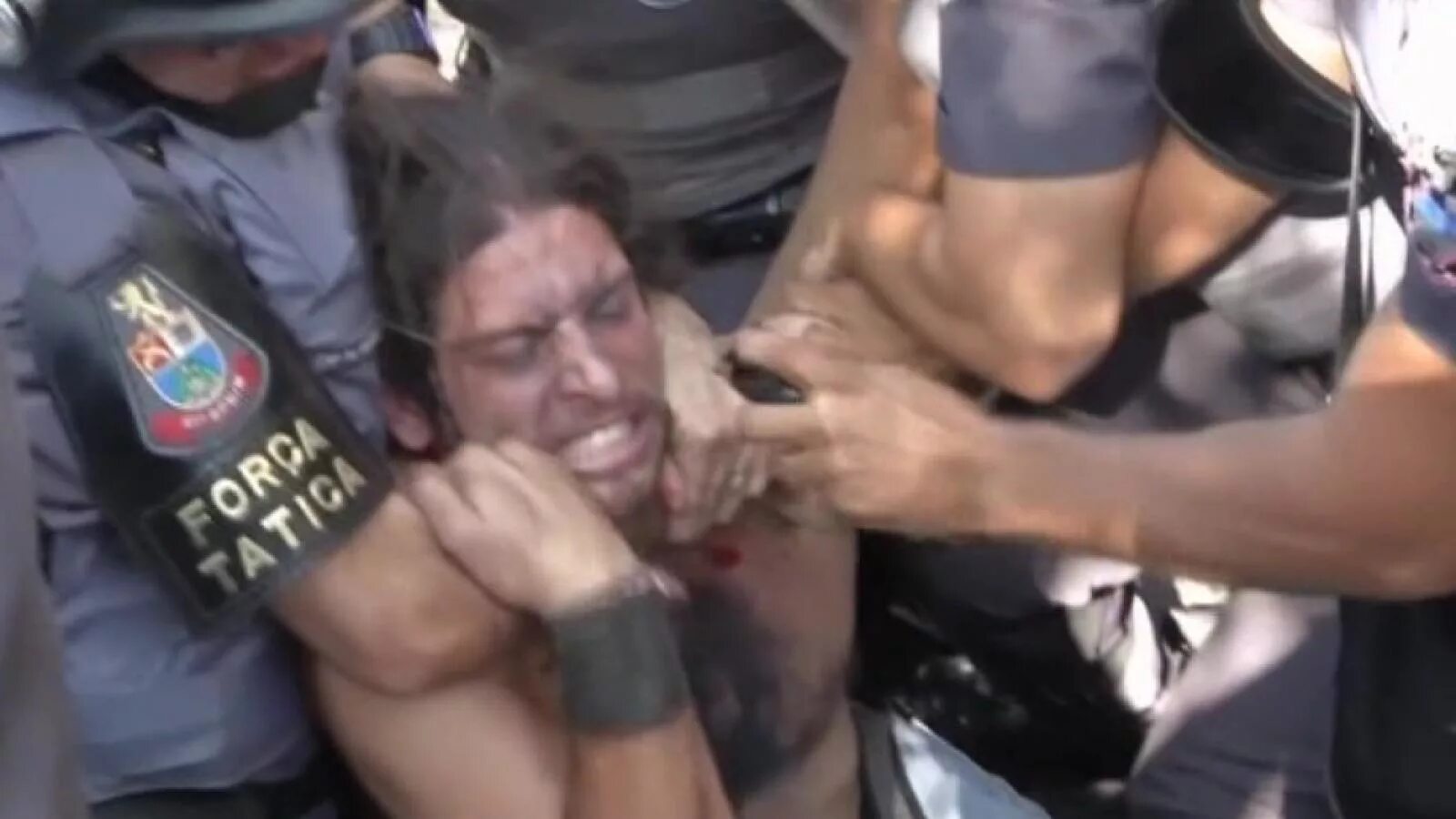 Износилование полиции. Страсть за волосы. Грубо по кругу. Издевательства над школьницей. Грубо по кругу.