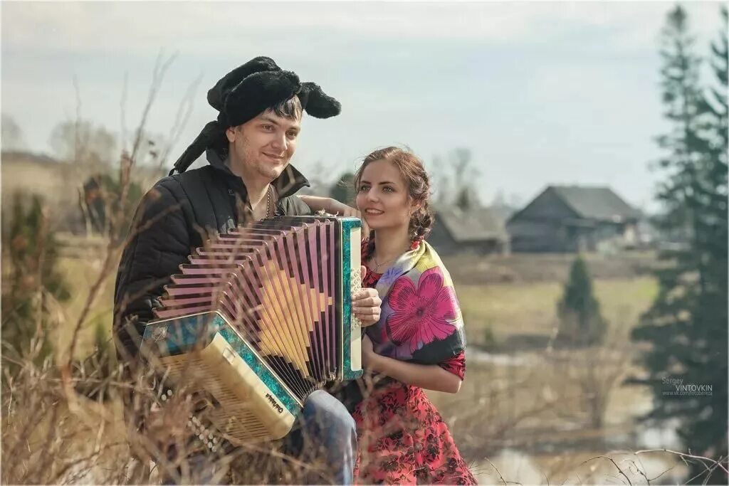 Песня ее всей деревней но в городе
