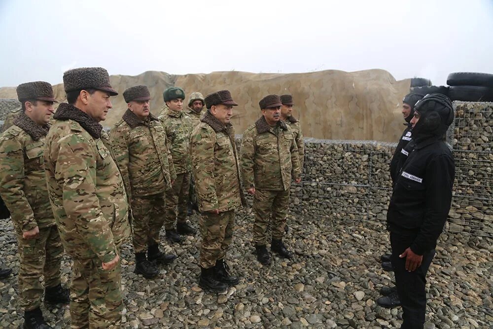 Помощник президента Магеррам Алиев. Камуфляж азербайджанской армии. Камуфляж армии Азербайджана. Аз новости азербайджана сегодня свежие срочно