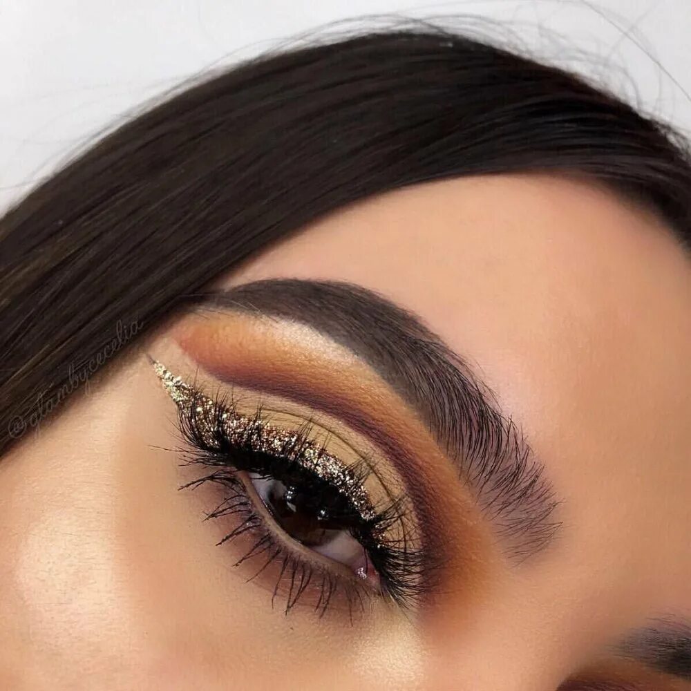Макияж ката. Кэт крис. кэт крис макияж. техника cut crease в макияже. кат крис макияж глаз.