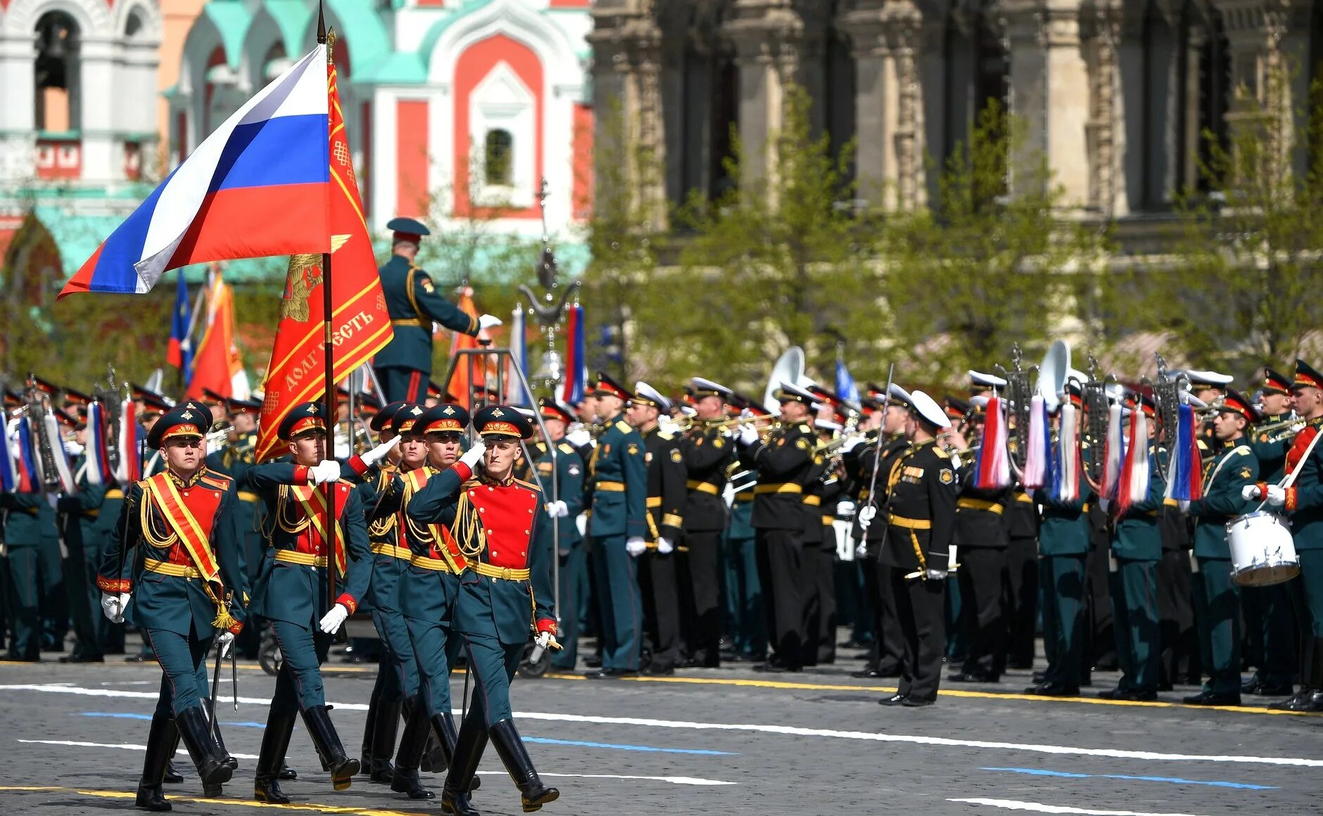 Парад 9 мая в россии. Парад Победы 2022 в Москве на красной площади. Парад Победы 1945 знаменная группа. Парад на красной площади в Москве 2022. Парад Победы в Москве 2022 год.