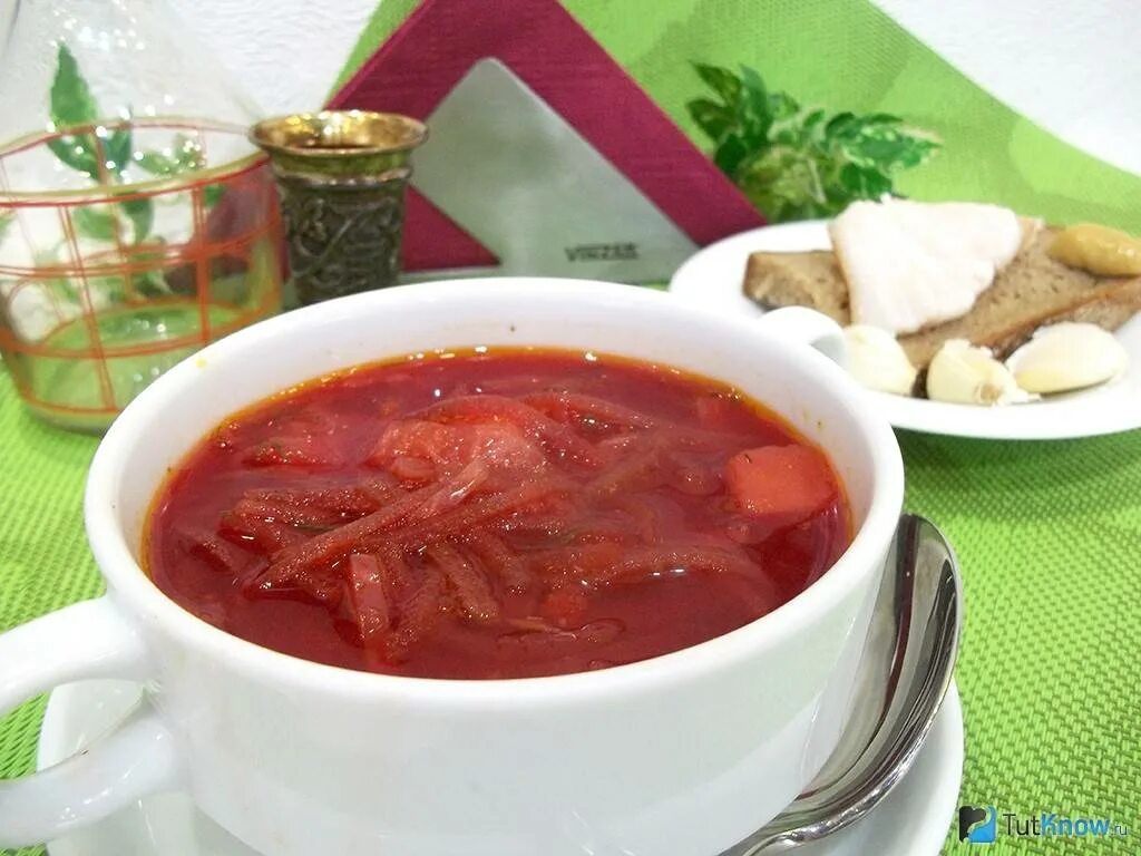 Борщ с капустой простой рецепт. Борщ с капустой простой рецепт. Борщ с квашеной капустой. Борщ из квашеной капусты. Борщ с капустой простой рецепт.