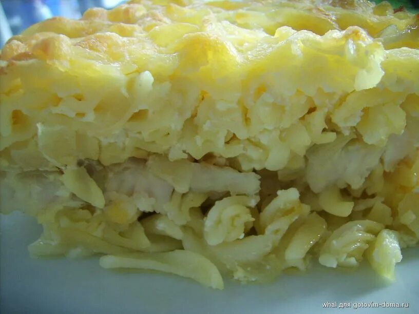 Макаронная запеканка с яйцом. Макаронник лапшевник. макаронная запеканка. запеканка макаронная с яйцом. запеканка из макарон со сметаной.