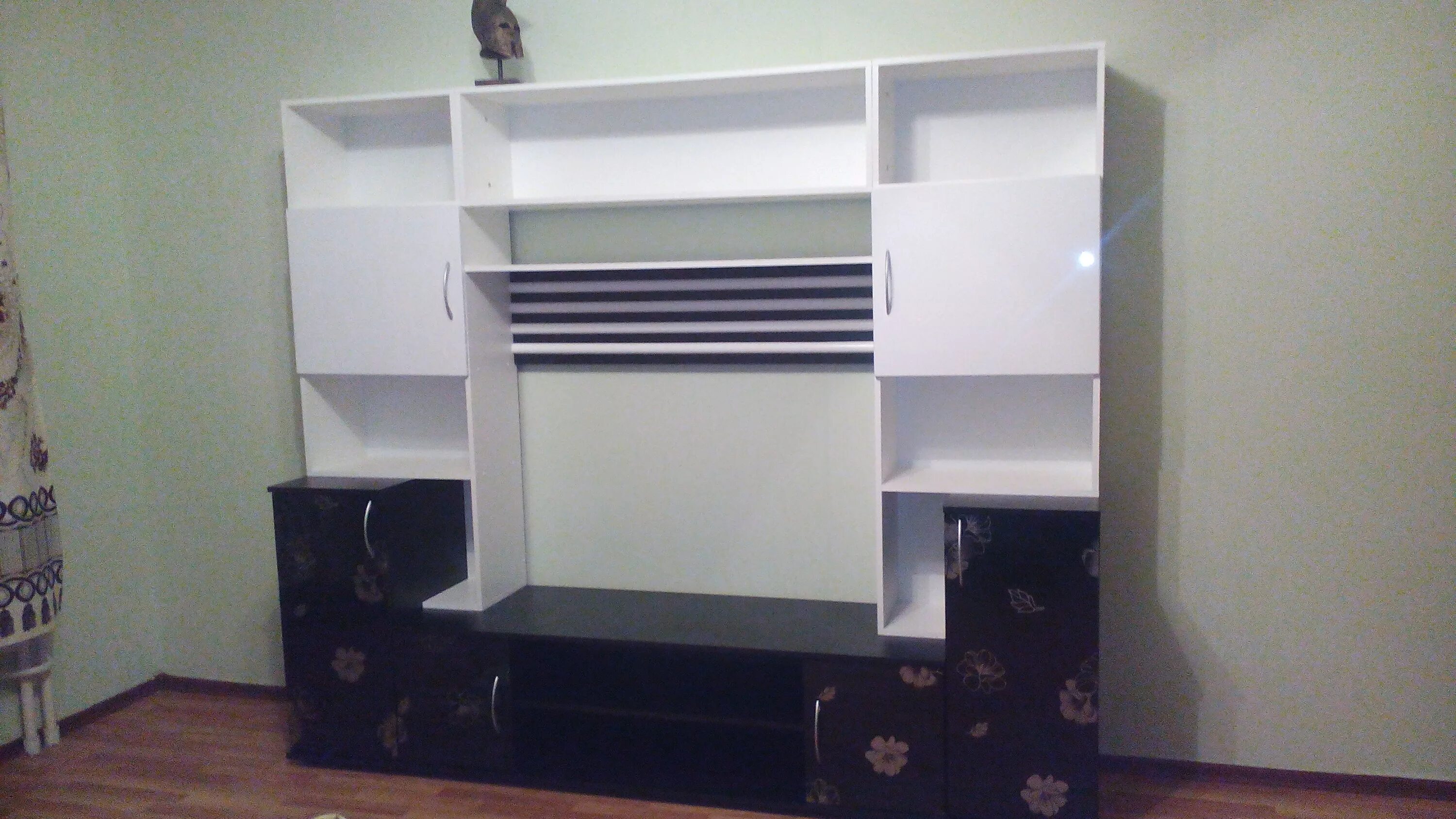 Угловой шкаф-купе в прихожую. Гостиная 6 а чапаевск. Шкаф угловой диал колибри. Угловой шкаф хилтон хт-231. Шкаф верхний шкн 800 кантри.