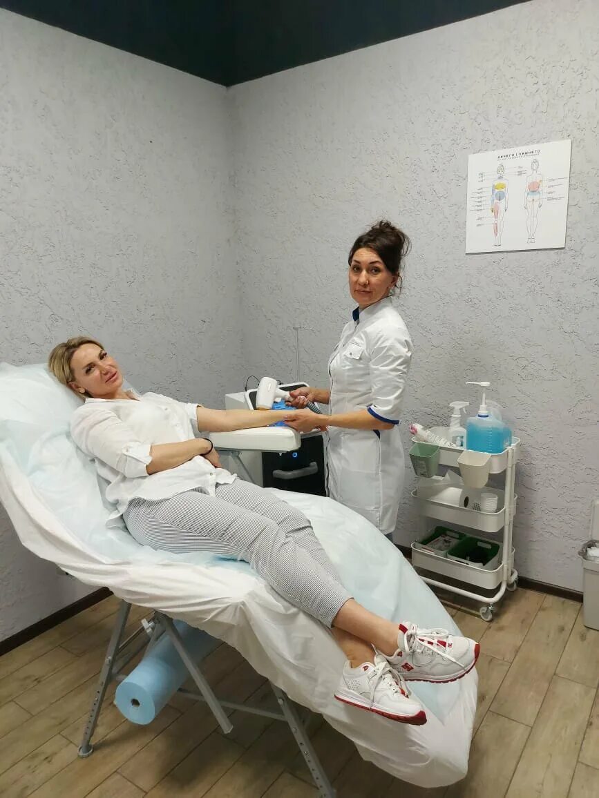 Ничего лишнего лазерная эпиляция. Студия лазерной эпиляции ничего лишнего. Салон депиляции. Салон лазерной эпиляции. Название для студии лазерной эпиляции.