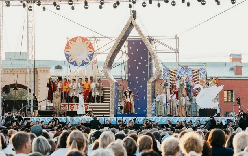 Сцена фестиваль. Опера всем. Опера всем. Оперный фестиваль собинова 24 мая. Спб международные фестивали.