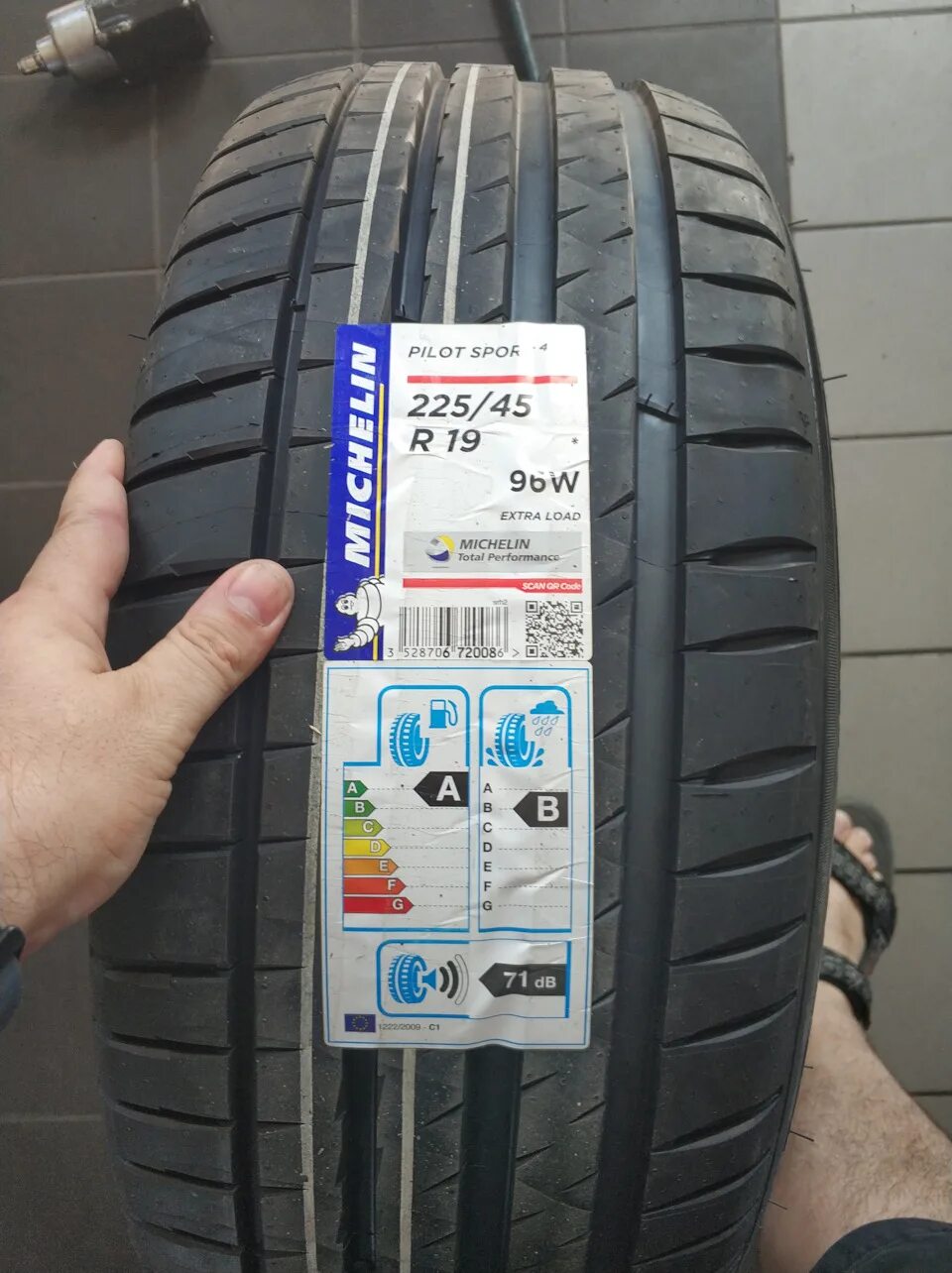 Ханкук с1 эво. Hankook Ventus s1 EVO 3 k127. Hankook Ventus s1 evo3 k127 SUV. Hankook 235 45 r18 Ventus s1 EVO 3. Hankook 225/45r18 91y Ventus s1 EVO 3 k127.