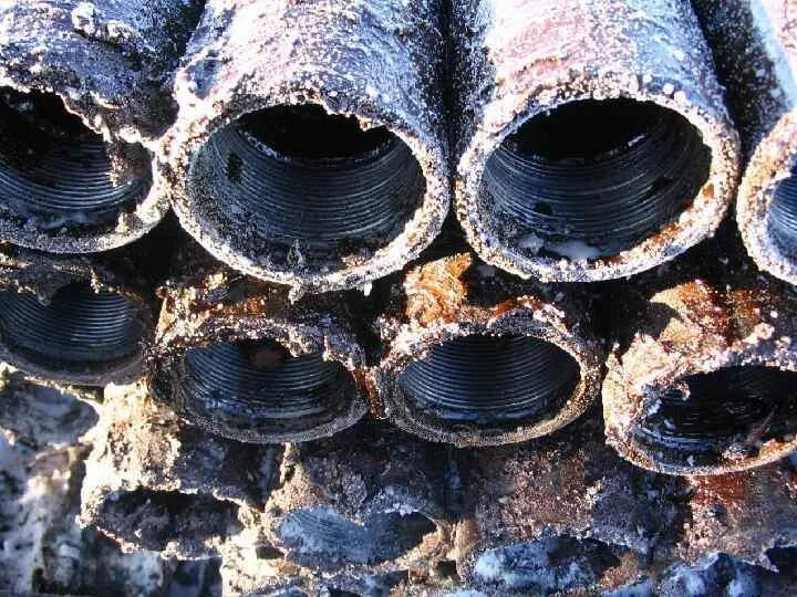 Труба для нефтяной скважины. Аспо коррозия. асфальтосмолопарафиновые отложения (аспо). парафины аспо. аспо в нкт трубах.