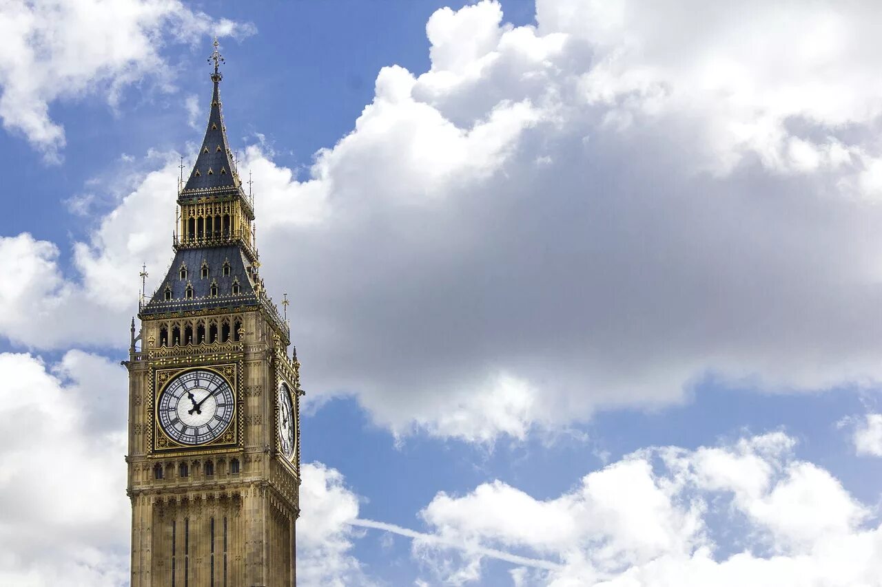 Center clock