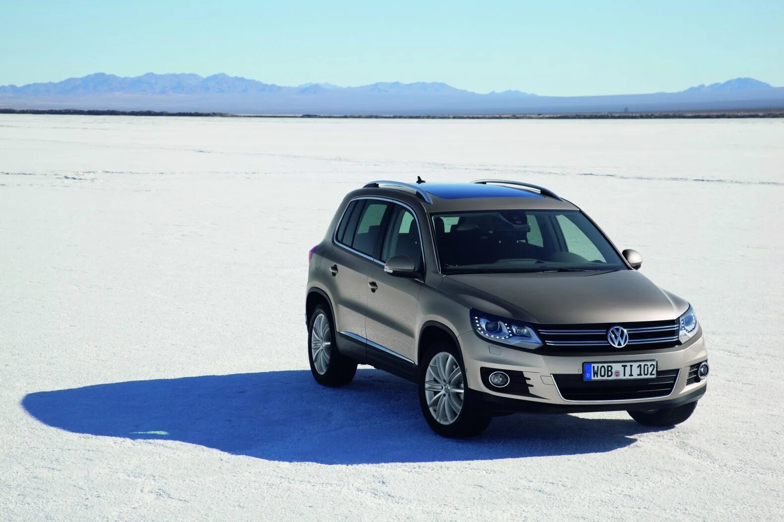 Volkswagen tiguan полный. VW Tiguan 2012. Tiguan 1. VW Tiguan 2011. Машина Volkswagen Тигуан.