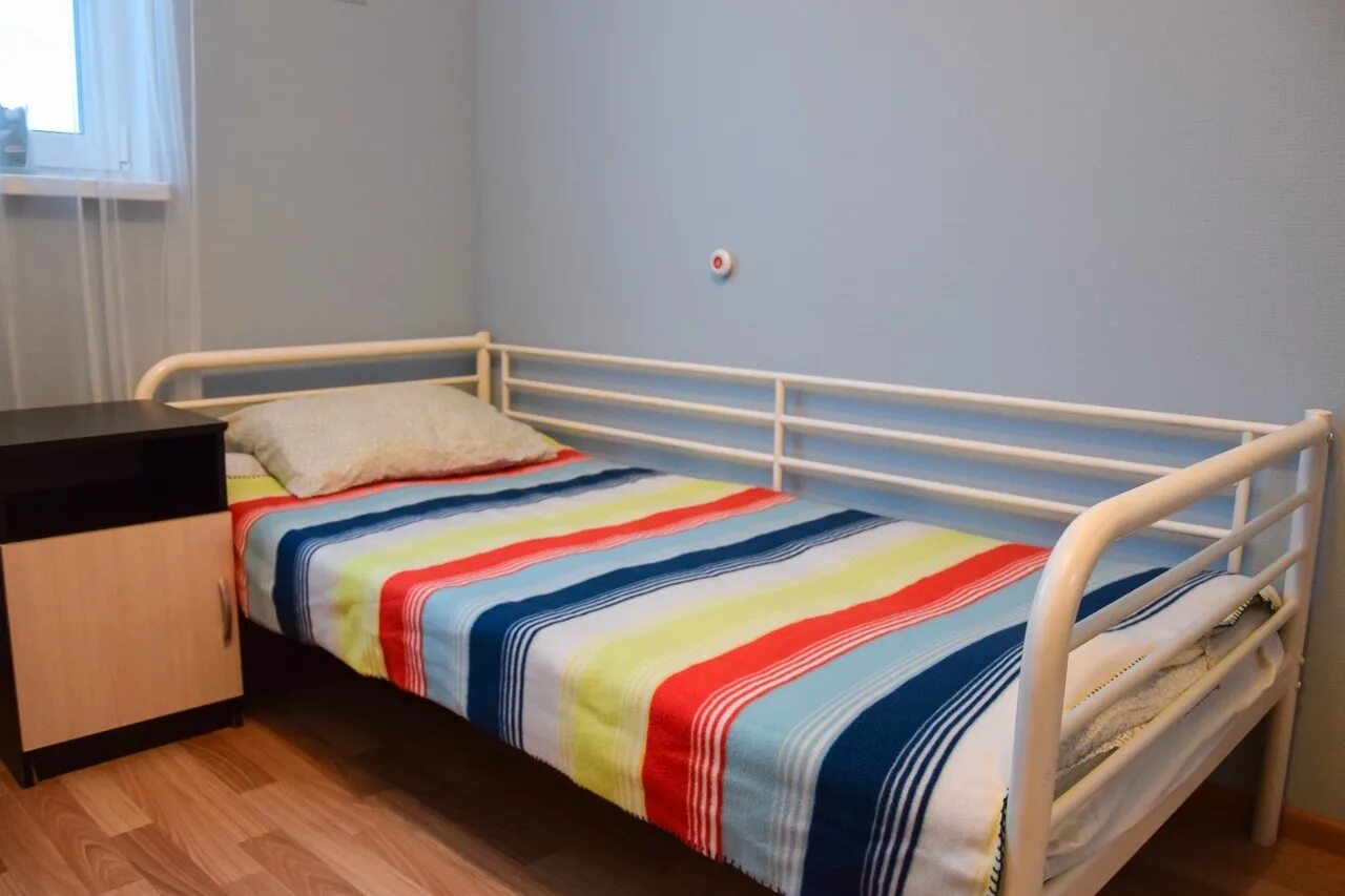 Пансионат для лежачих. Пансионат для пожилых людей в малаховке. Пансион или пансионат. Пансионат королев для пожилых. Пансионат крекшино для престарелых.