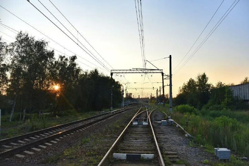 Локомотив поезд. Станция мга ленинградской области. Станция каналстрой. Электропоезда для траинз 2019. Московский вокзал мга.