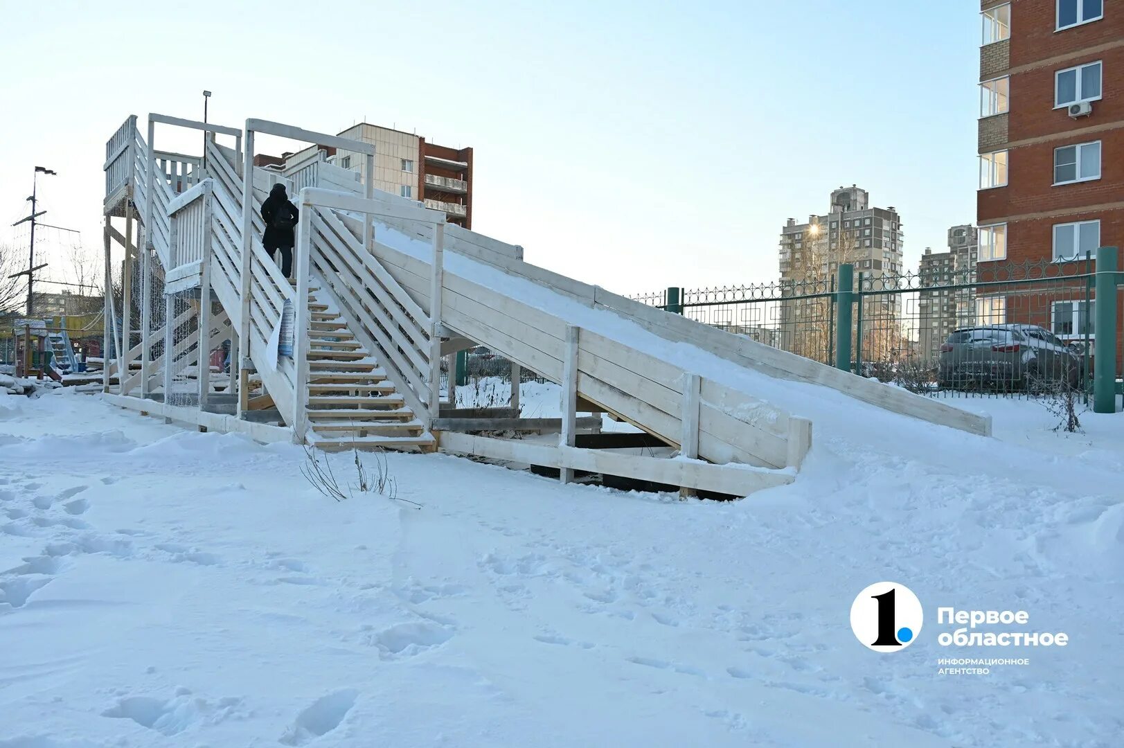 Горка в Черноголовке. Челябинск снежные горки Шершни. Горки для тюбинга. Горка большая. С высокой горки число