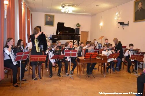 Школа аренского. Музыкальная школа аренского великий новгород. Камерный квартет. Школа имени аренского великий новгород. Хор мальчиков им аренского великий новгород.