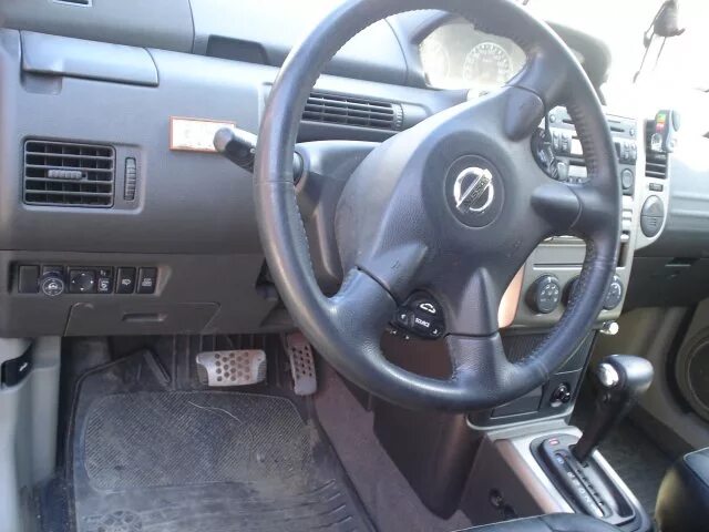 484305pa0a. Руль ниссан т30. Nissan x-trail t30 руль. Руль ниссан х-трейл т31. Nissan x-trail салон 2005.