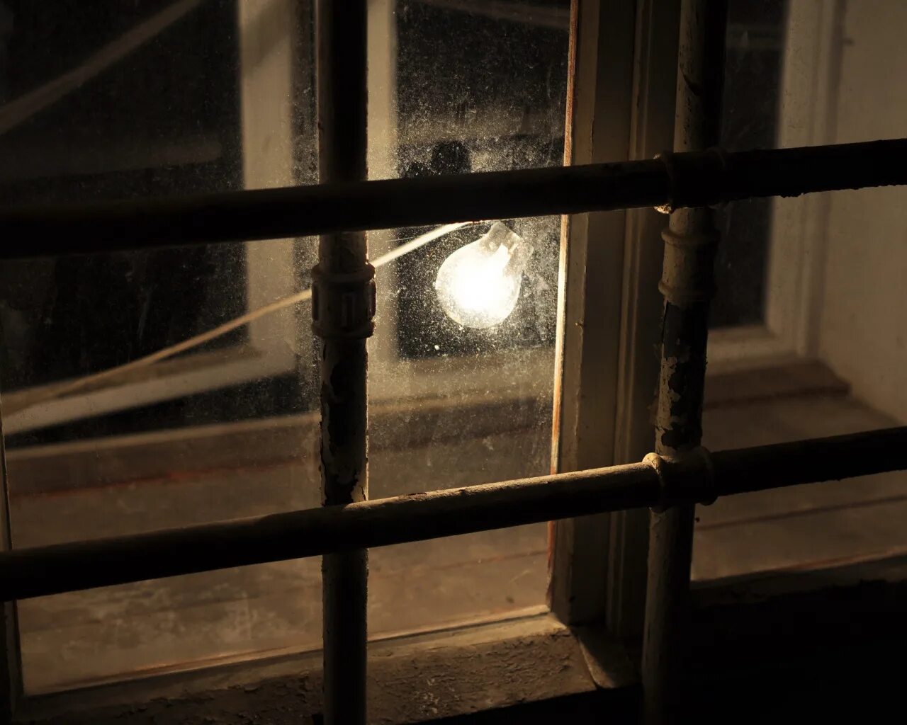 Lamp windows