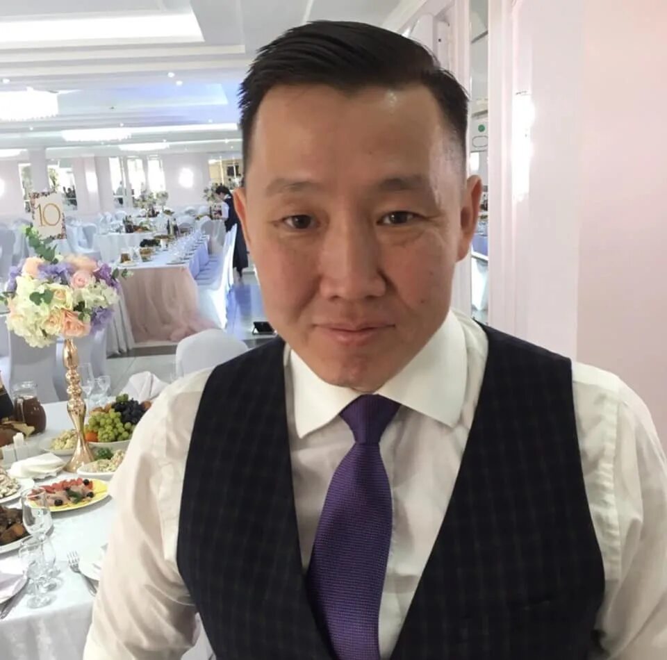 Женя якут. Романов айсен аянович. Известные мужчины города якутска. Саня якут бродяга. Блоггер якут фото.