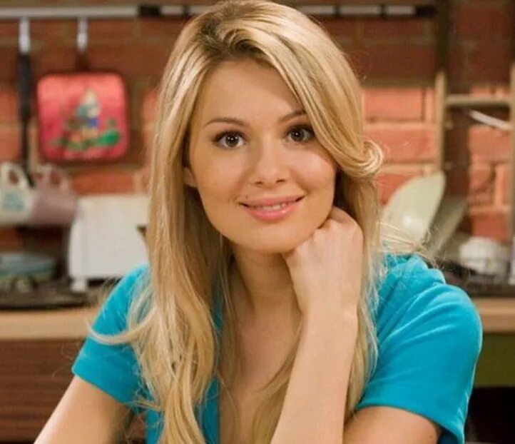 универ новая общага 2011 ирина минеева. универ яна и маша. анна хилькевич универ новая общага 2018. девушки из универа актрисы. девушки из универа актрисы.