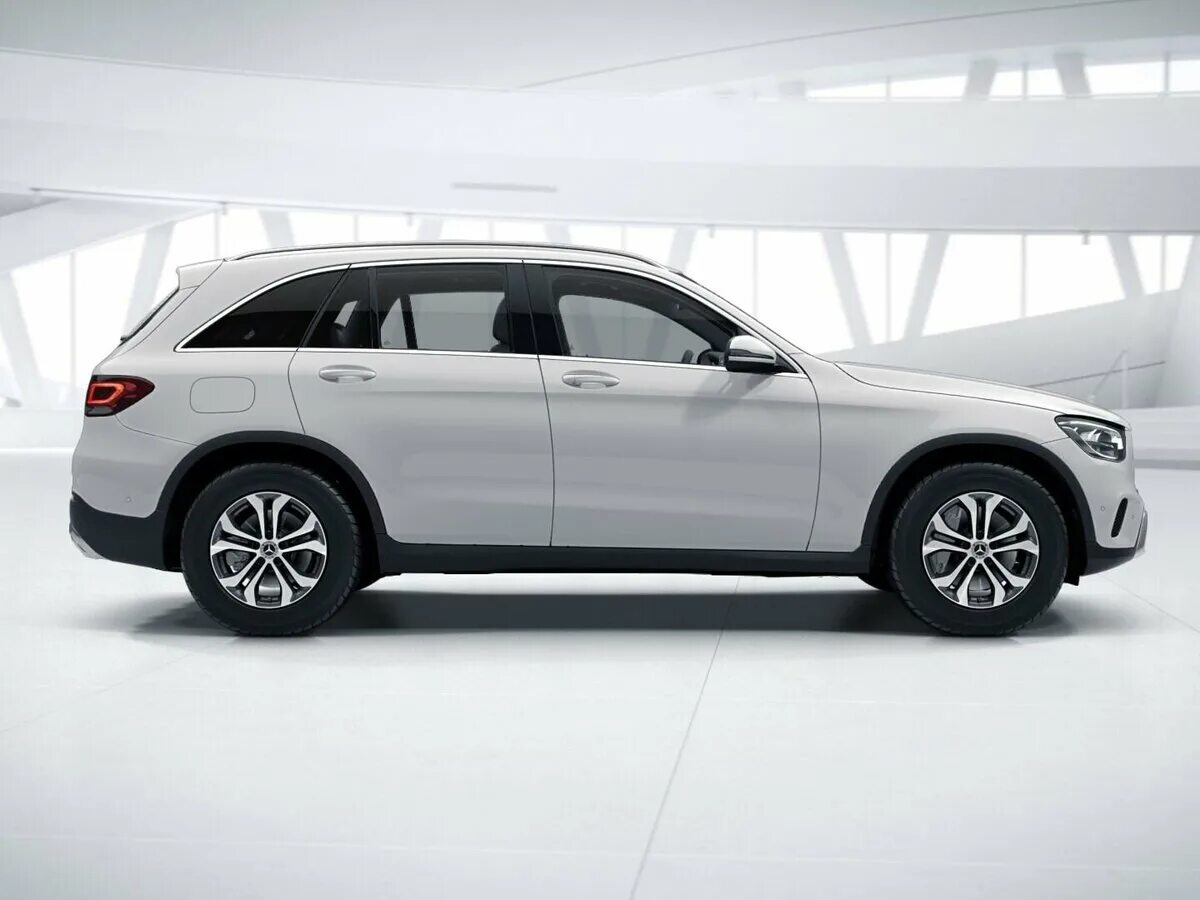 Mercedes benz glc coupe 300 d. Glc sport. Glc suv 2022 silver tuning. Glc оранжевый. Glc sport.