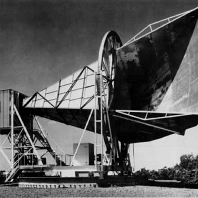 Horn antenna. Радиотелескоп 1960 Вилсон Пензиас. Рупорный радиотелескоп. Радиотелескоп реликтовое излучение. Рупорная антенна реликтовое излучение.