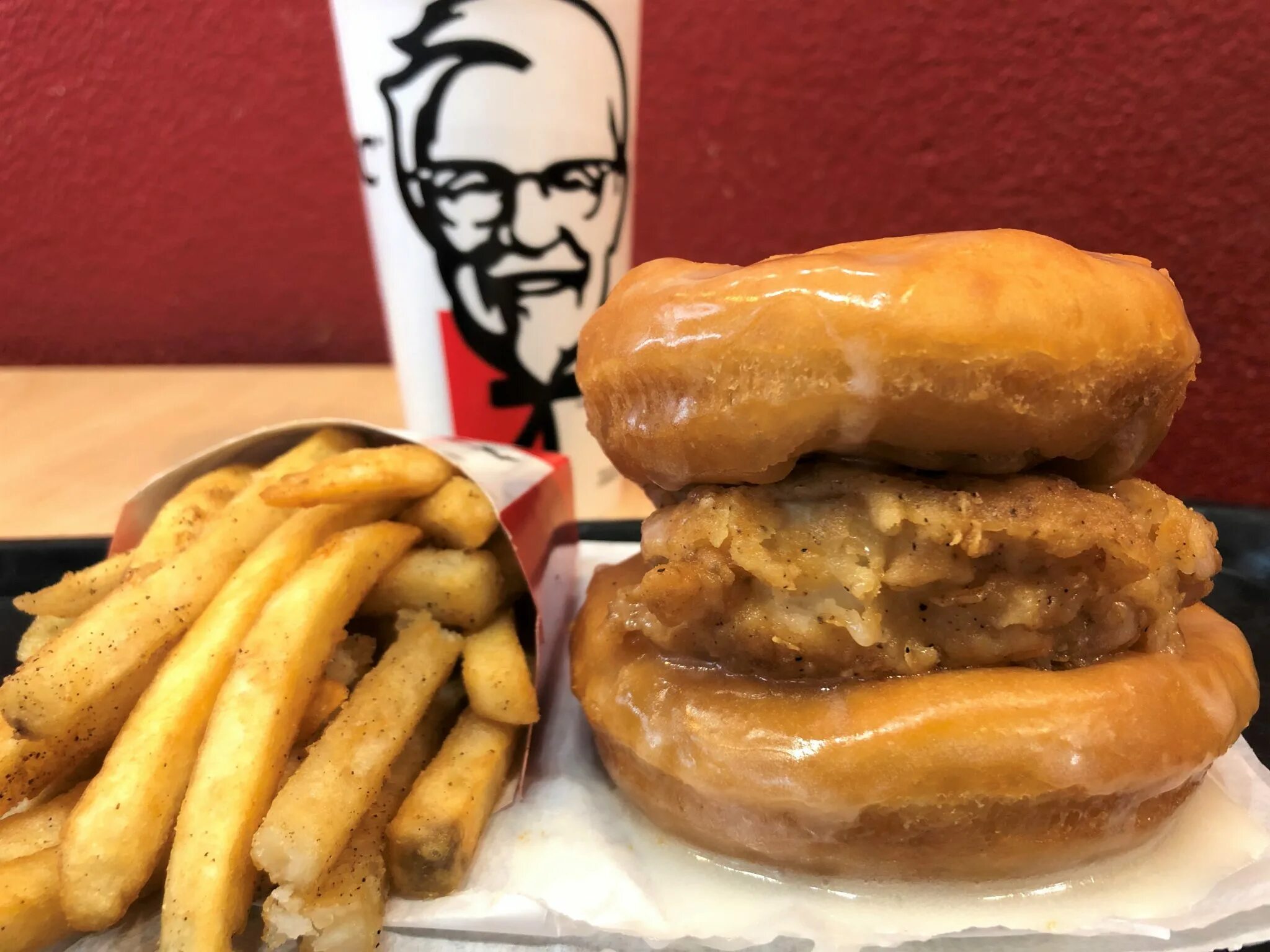 Как называется kfc. Kfc биггер. лонг чикен кфс. кфс 1984. томаторезка кфс.