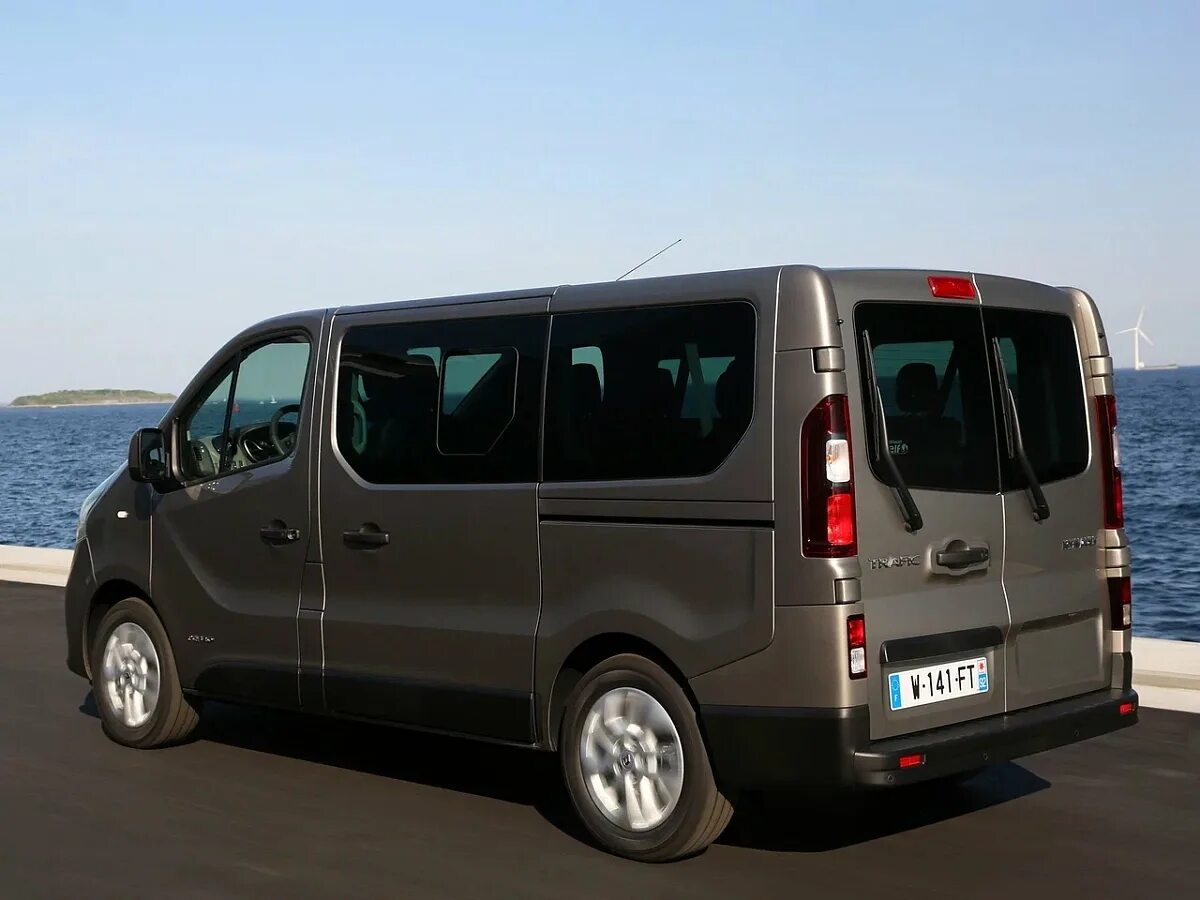 Renault Trafic III. Рено трафик 2022. Renault Trafic III 2017. Рено трафик 2021.