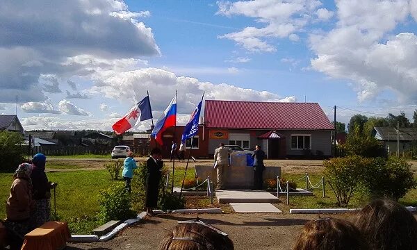 Деревня Черемушки Можгинский район. Памятник Черемушки Можгинский район. Памятники в селе Пычас Можгинского района. Черемушки Можгинский район тюрьма. Черемушки можгинский район