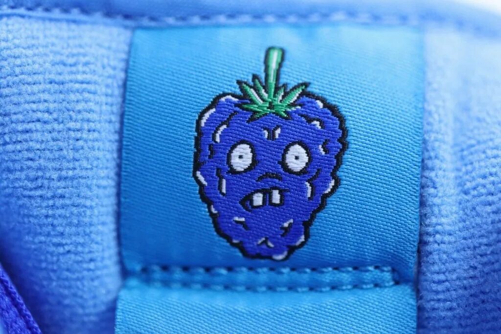 Nike dunk low raspberry. Dunk sb blue raspberry. nike dunk raspberry. nike dunk sb low raspberry.