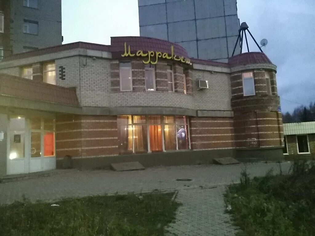 Октябрьский 180 сыктывкар. Октябрьский 138/1 сыктывкар. Октябрьский проспект 180 сыктывкар. Октябрьский 180 1 сыктывкар. Октябрьский проспект 180/1 сыктывкар.